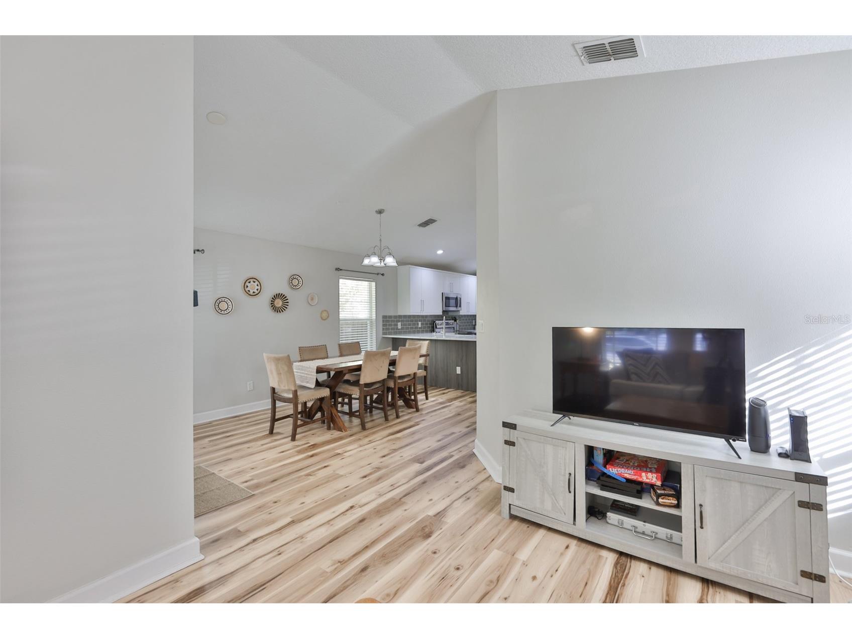 2331 W Chestnut Street Tampa FL 33607 TB8475288 image7