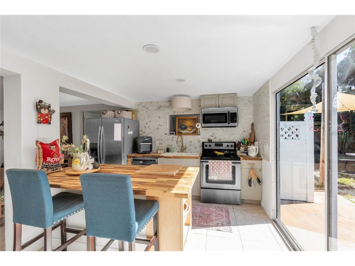 2332 Pinehurst Street Sarasota FL 34231 A4676082 image12