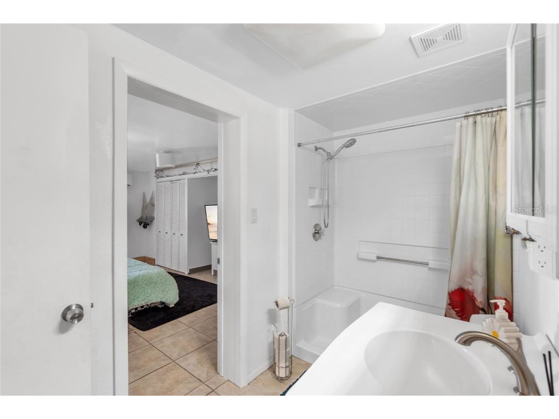 2332 Pinehurst Street Sarasota FL 34231 A4676082 image26