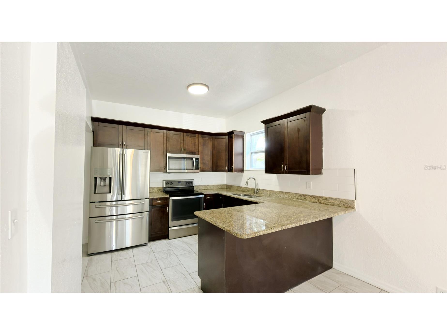 2332 W Pine Street Tampa FL 33607 TB8478248 image3