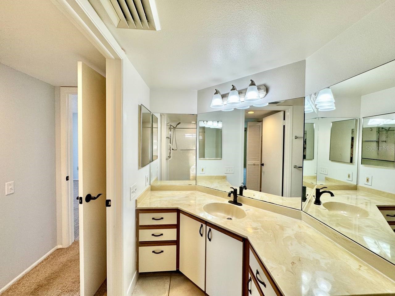 2333 Feather Sound Drive #B503 Clearwater FL 33762 TB8498953 image16
