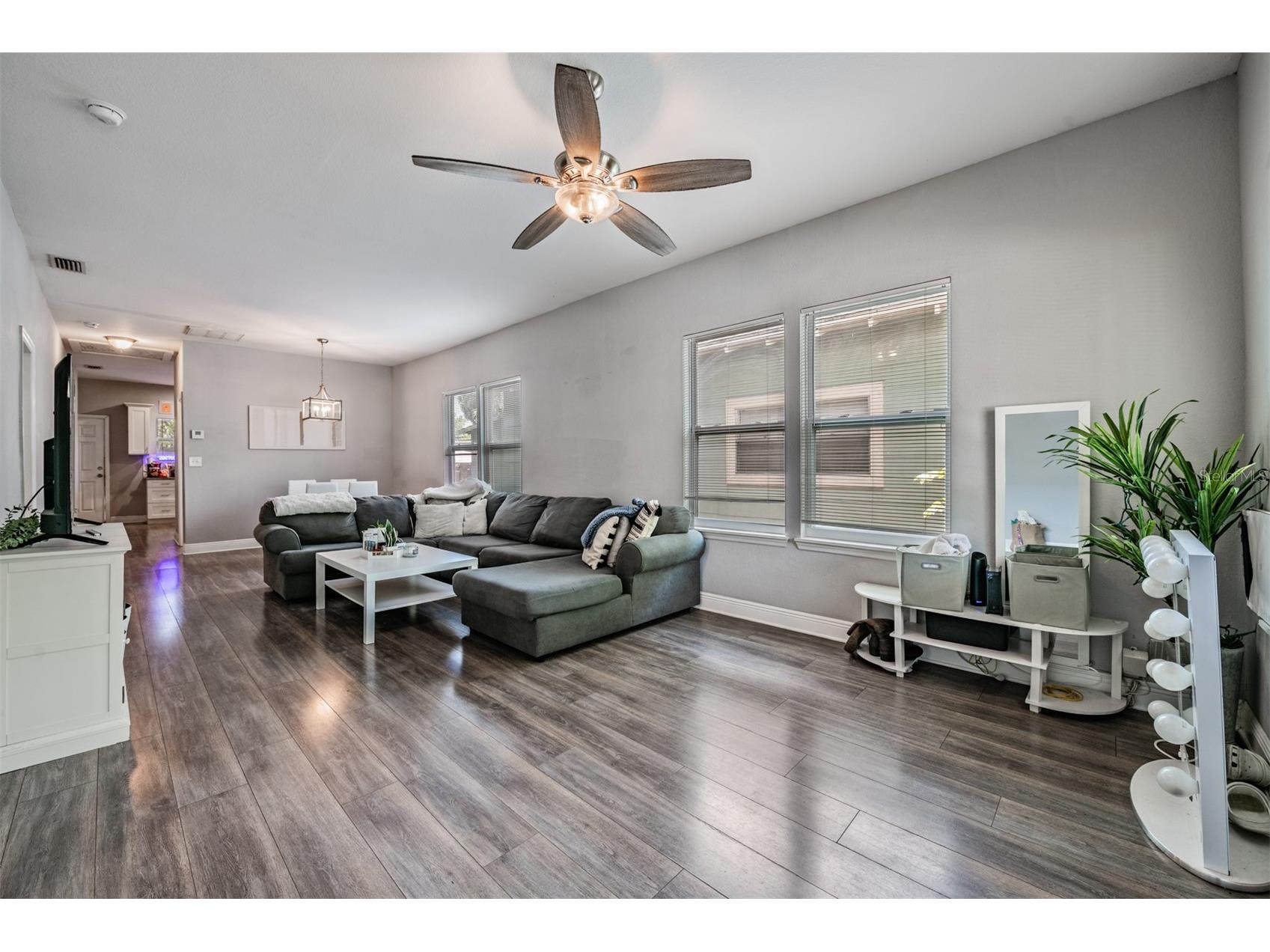 2334 W Spruce Street Tampa FL 33607 TB8492961 image5