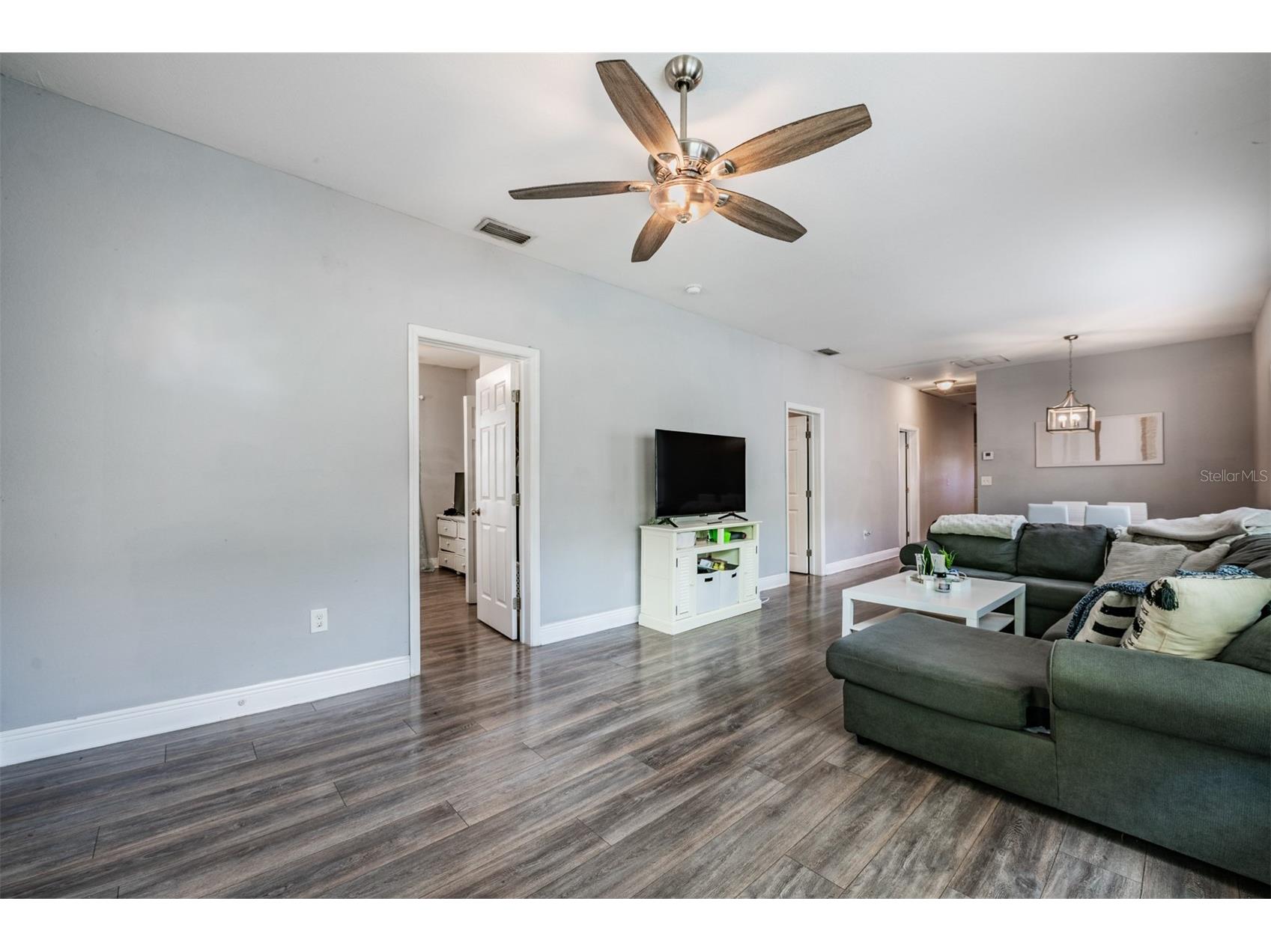 2334 W Spruce Street Tampa FL 33607 TB8492961 image7