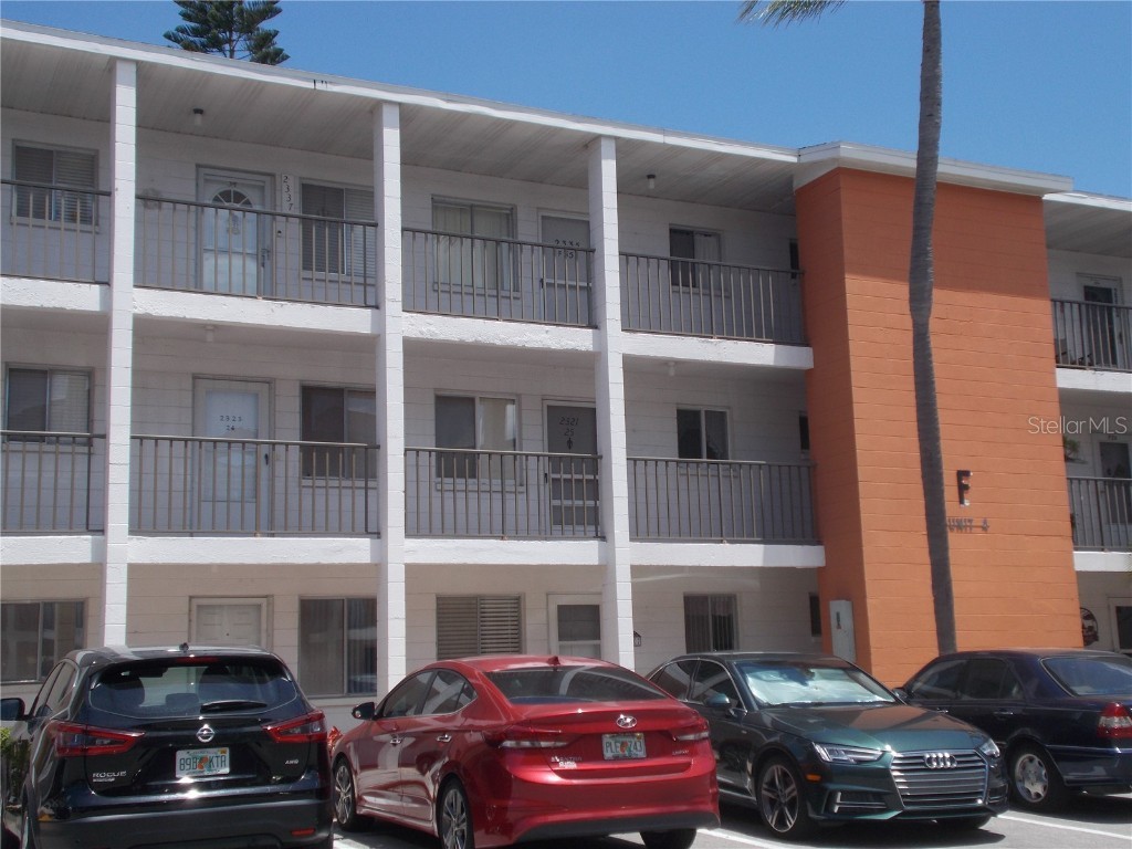 2335 Canal Drive #F35 Bradenton FL 34207 A4609095 image1