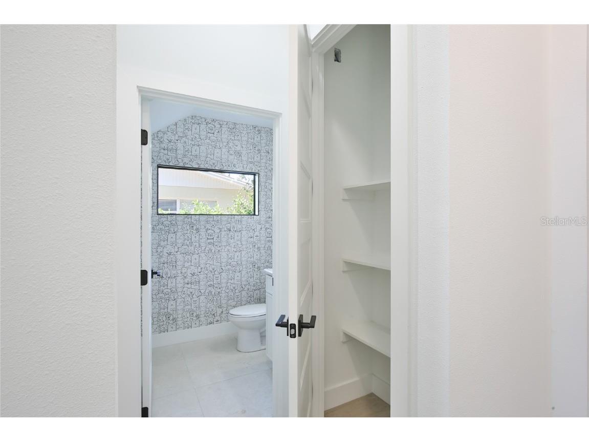 2335 Oak Terrace Sarasota FL 34231 A4652449 image11