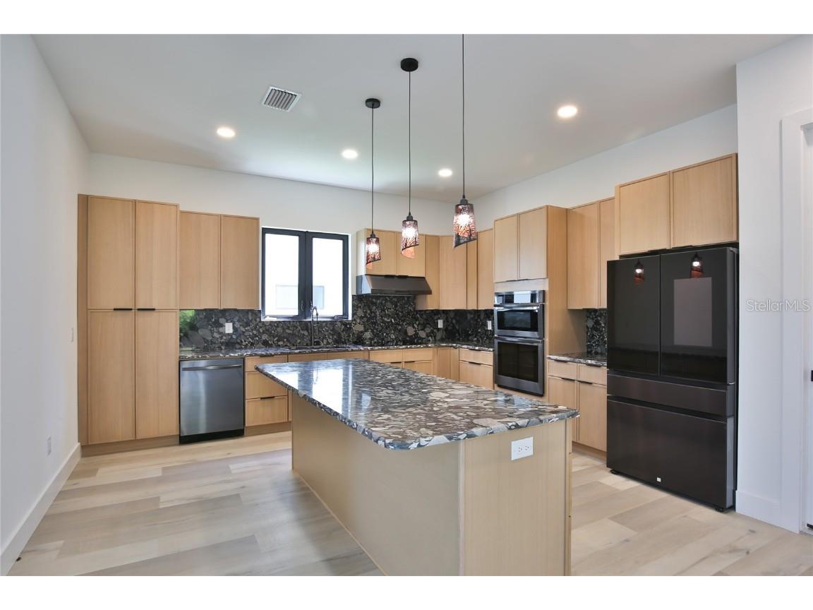 2335 Oak Terrace Sarasota FL 34231 A4652449 image23