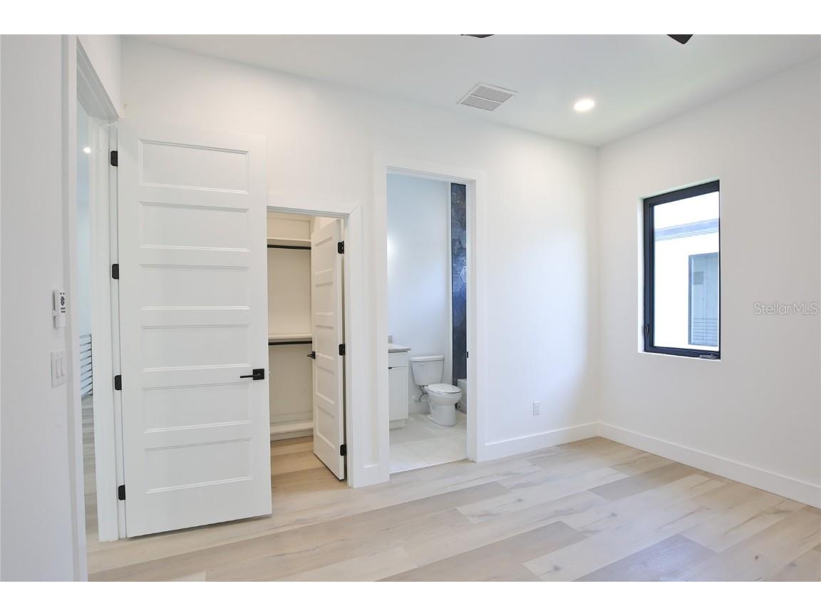 2335 Oak Terrace Sarasota FL 34231 A4652449 image49