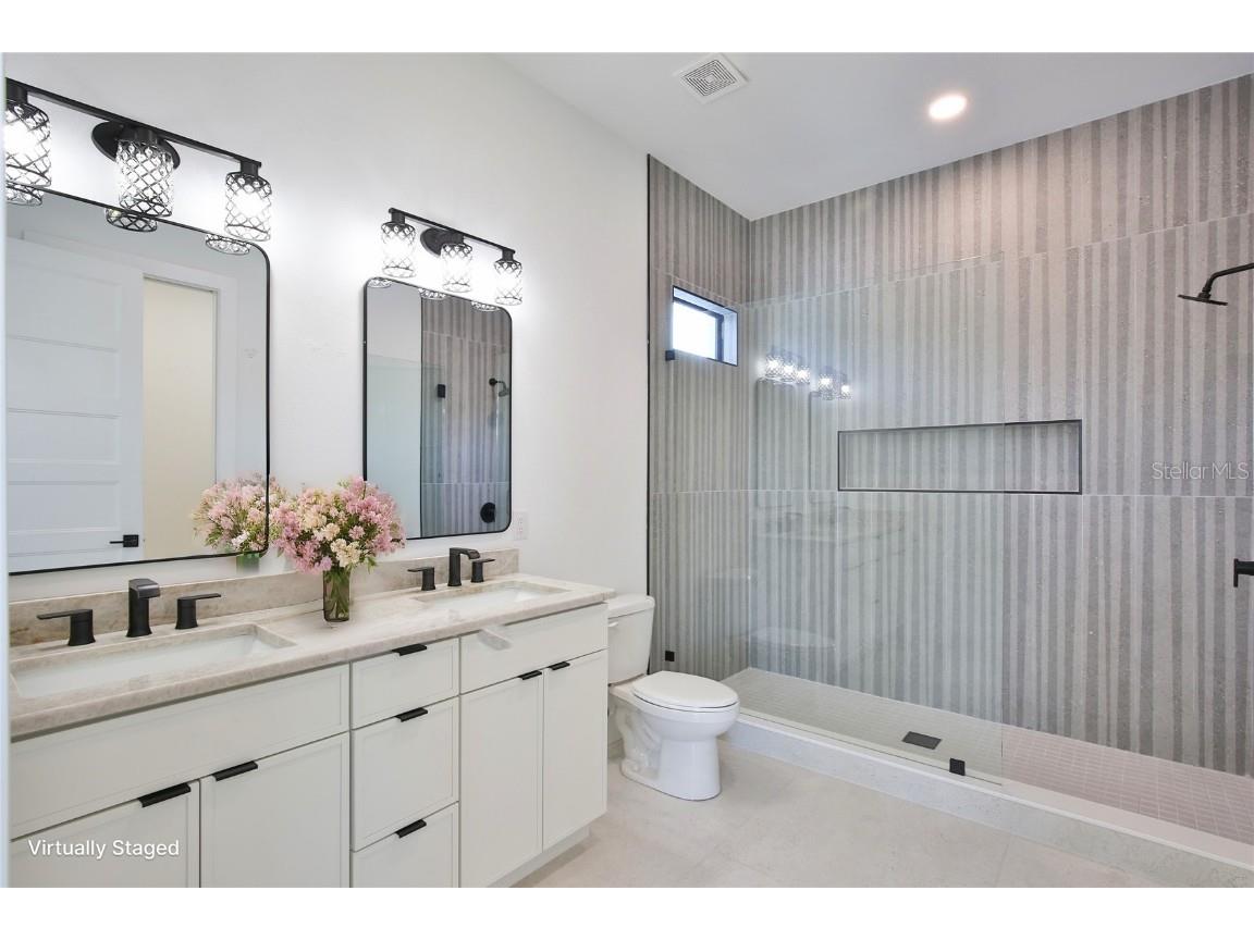 2335 Oak Terrace Sarasota FL 34231 A4652449 image61