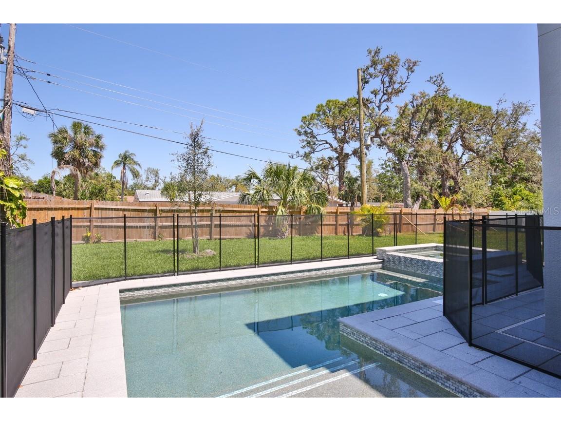 2335 Oak Terrace Sarasota FL 34231 A4652449 image65