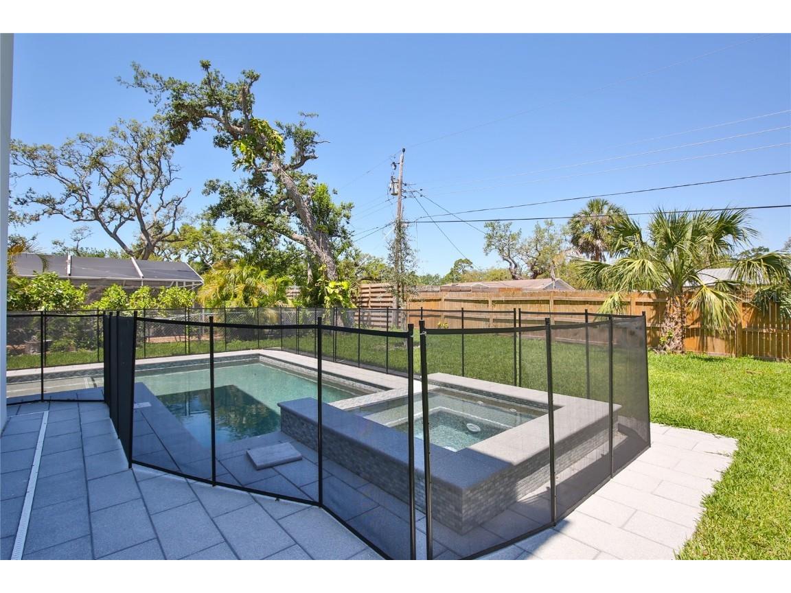 2335 Oak Terrace Sarasota FL 34231 A4652449 image68