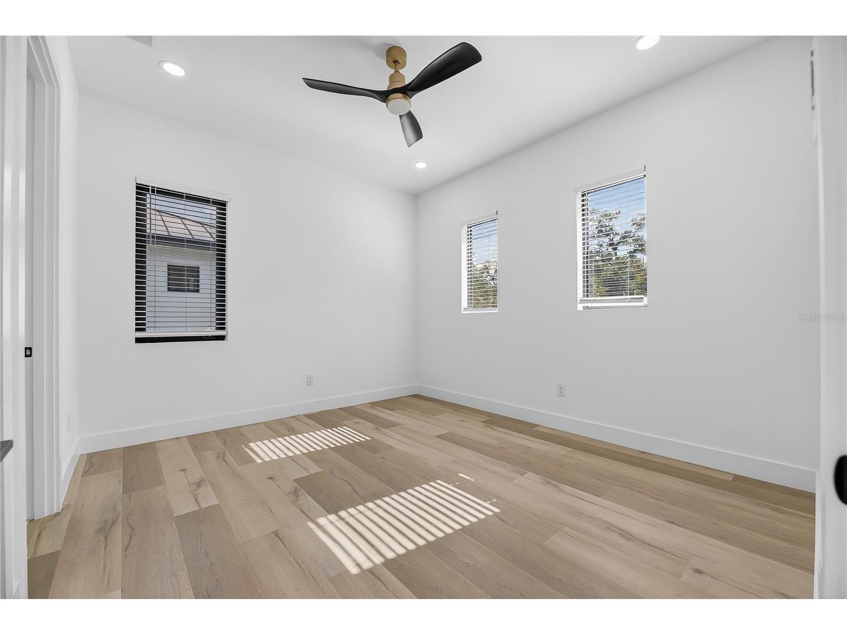 2335 Oak Terrace Sarasota FL 34231 TB8472634 image43