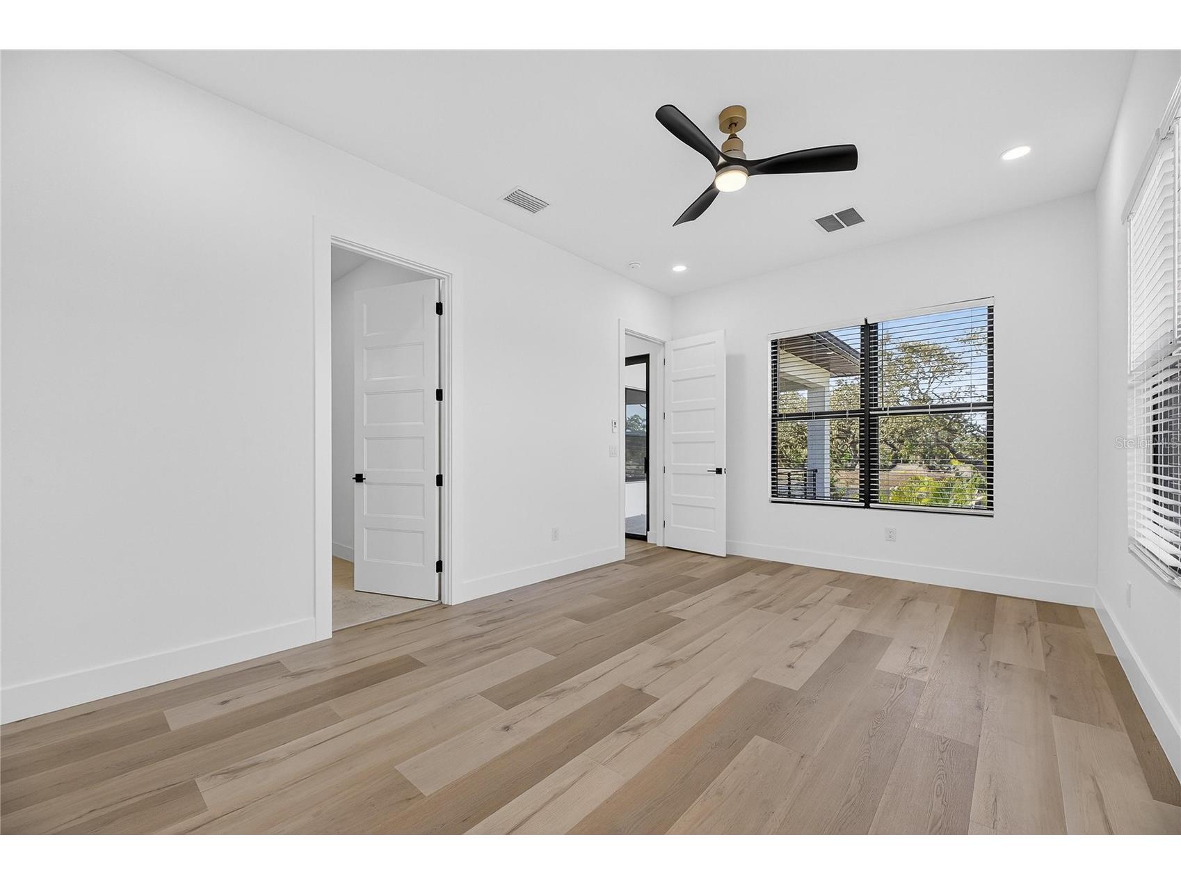 2335 Oak Terrace Sarasota FL 34231 TB8472634 image57