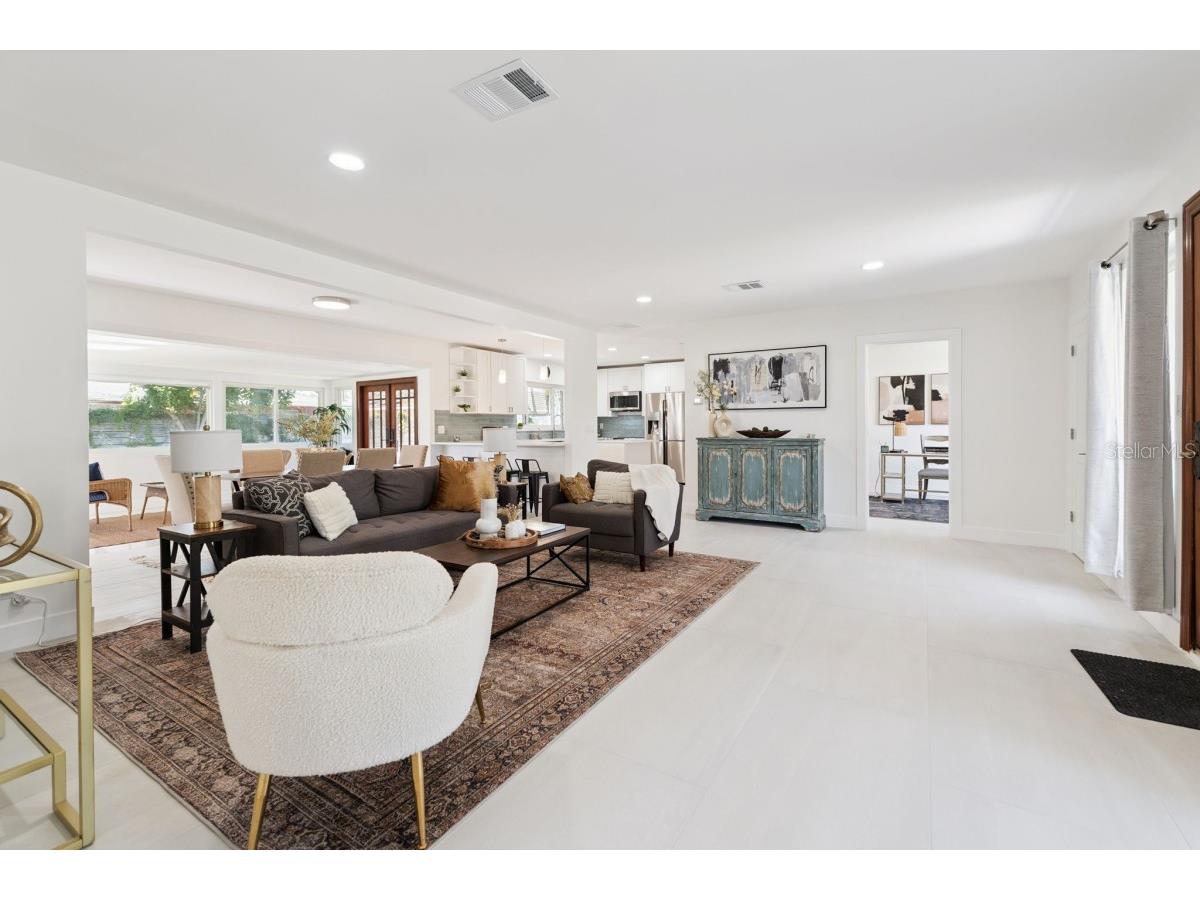 2335 Tropical Shores Drive SE Saint Petersburg FL 33705 A4683484 image4