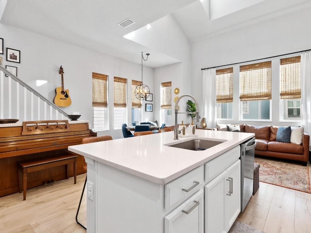 2337 Lindstrom Street Sarasota FL 34237 A4672797 image8