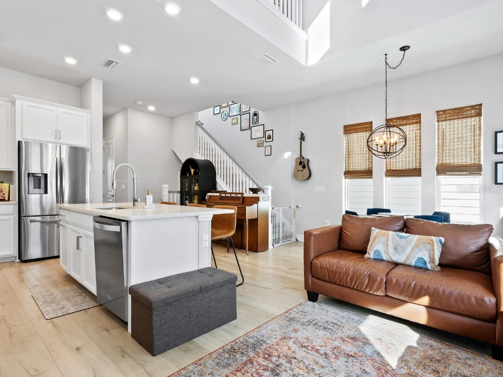 2337 Lindstrom Street Sarasota FL 34237 A4673872 image12