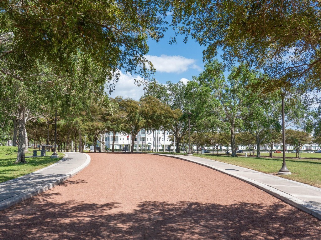 2337 Lindstrom Street Sarasota FL 34237 A4673872 image37