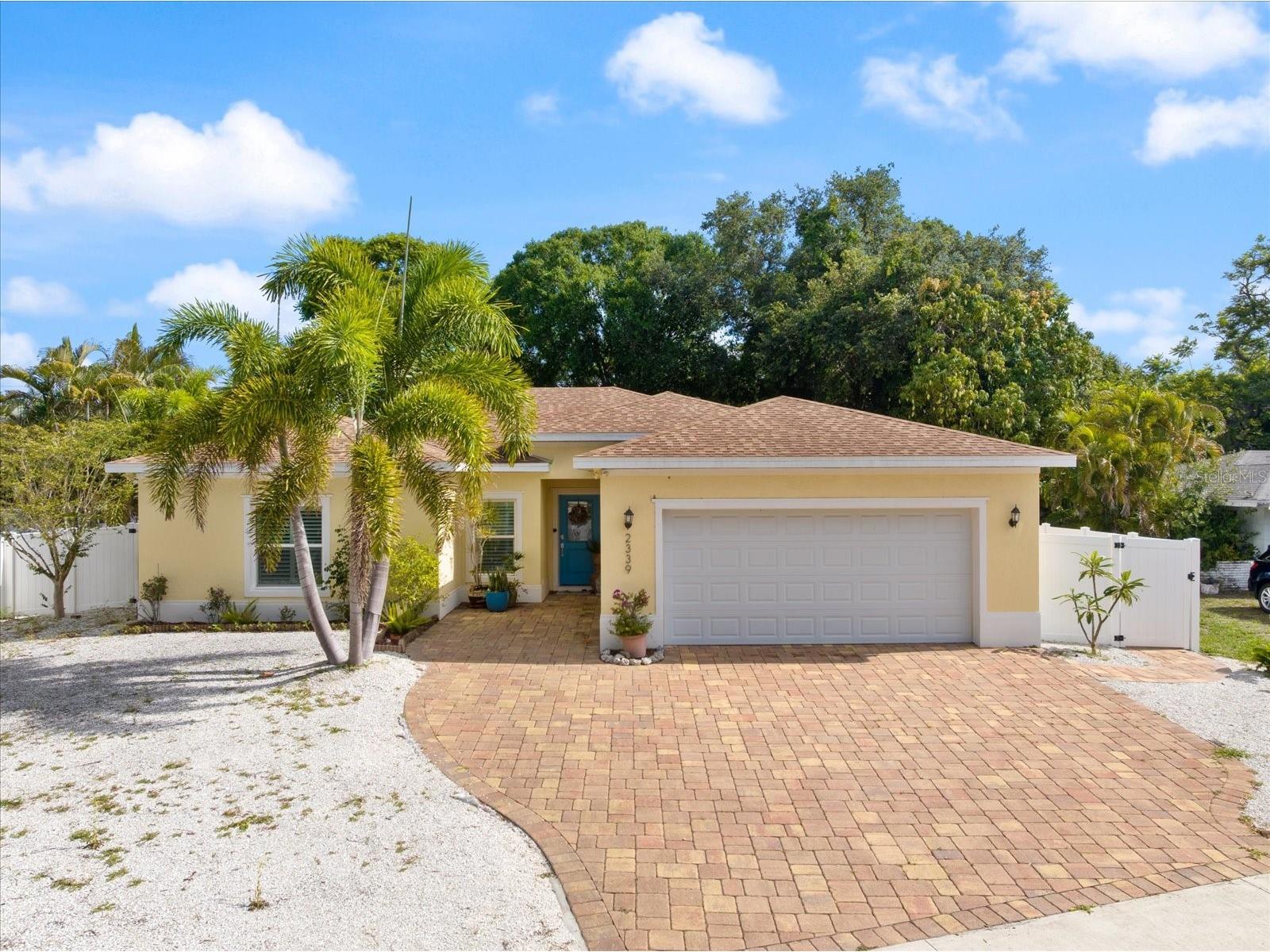 2339 Datura Street Sarasota FL 34239 A4695188 image1