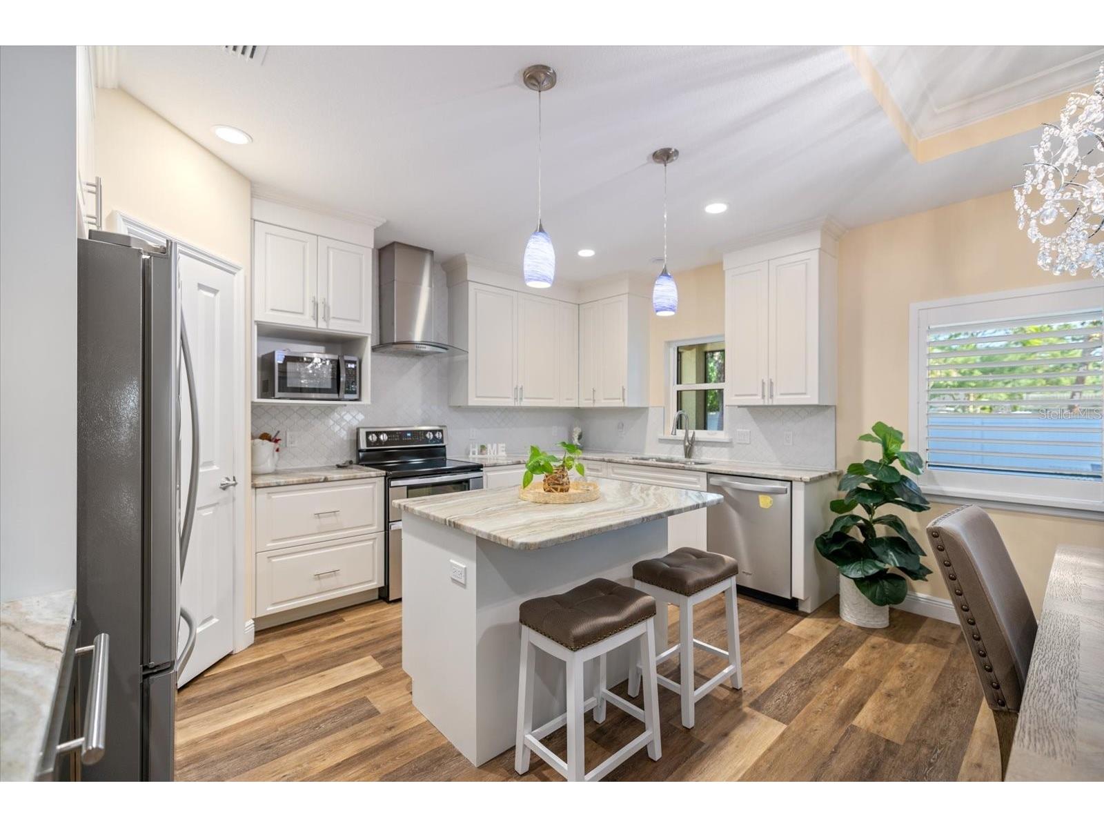 2339 Datura Street Sarasota FL 34239 A4695188 image12