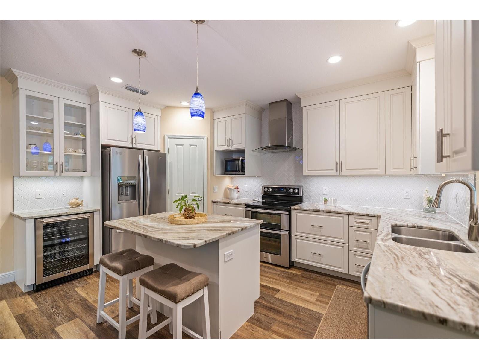2339 Datura Street Sarasota FL 34239 A4695188 image13