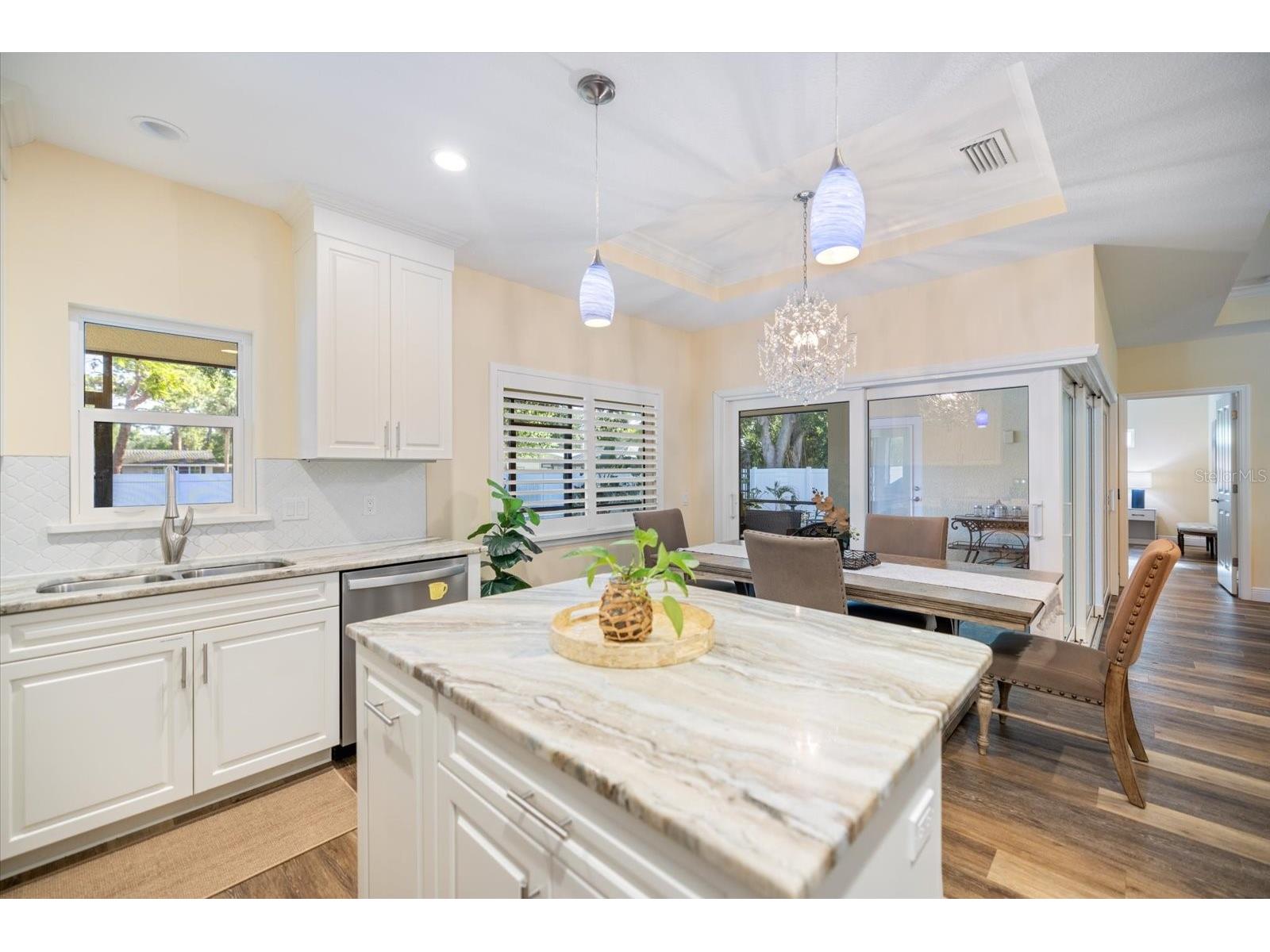 2339 Datura Street Sarasota FL 34239 A4695188 image18