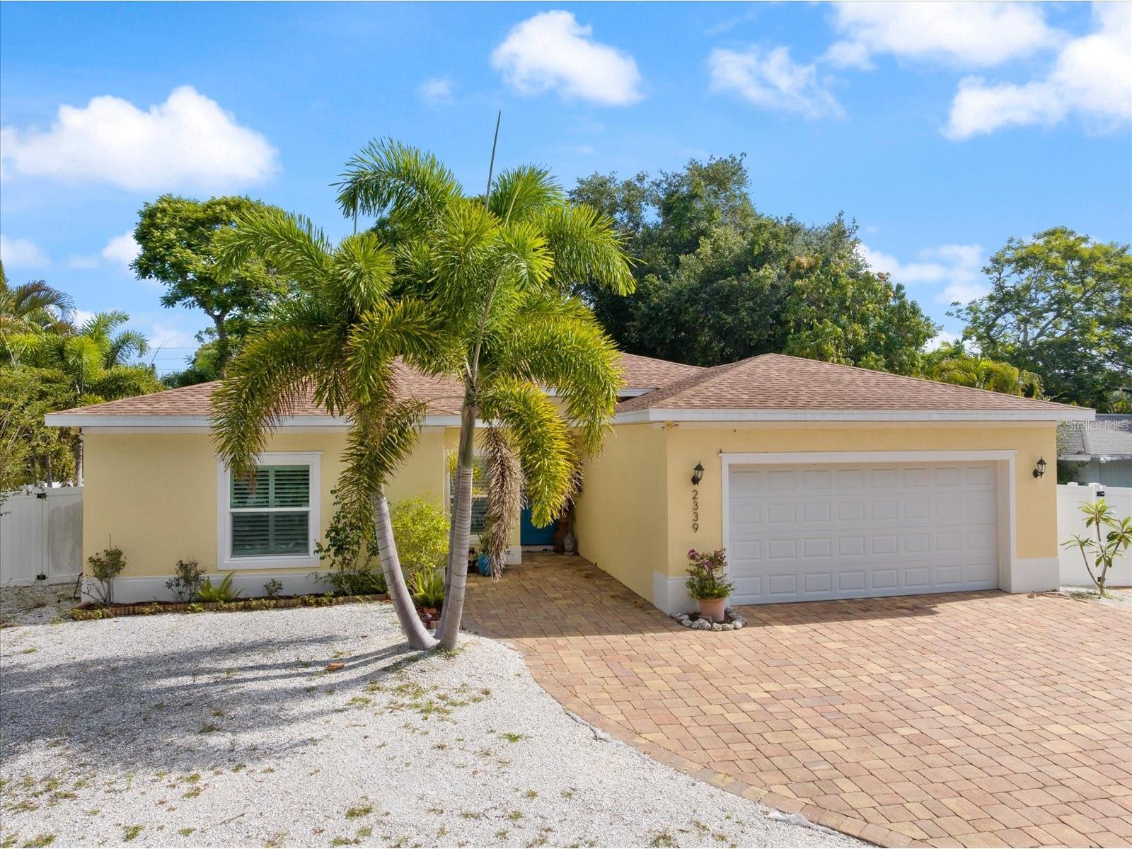 2339 Datura Street Sarasota FL 34239 A4695188 image2