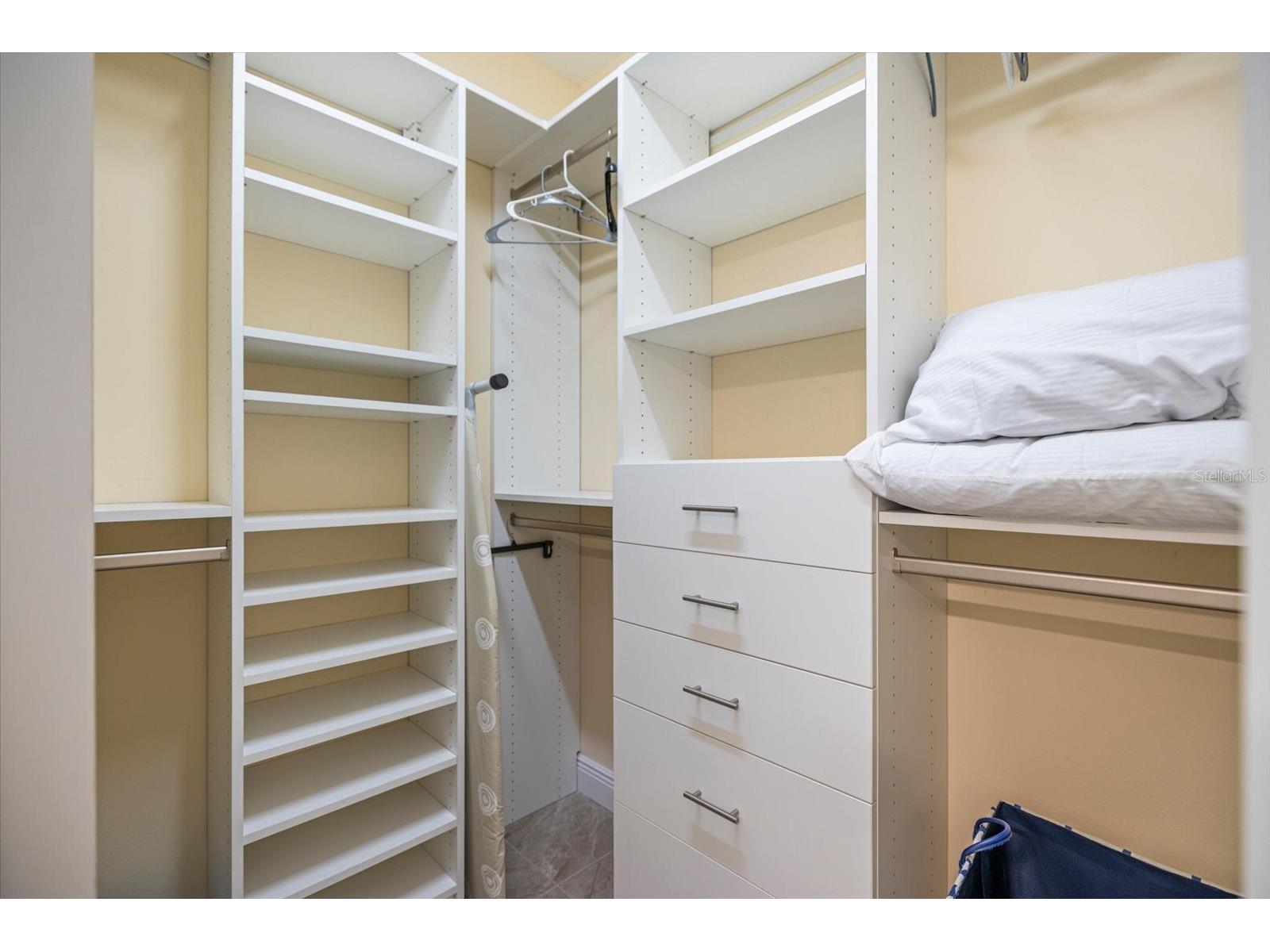 2339 Datura Street Sarasota FL 34239 A4695188 image34