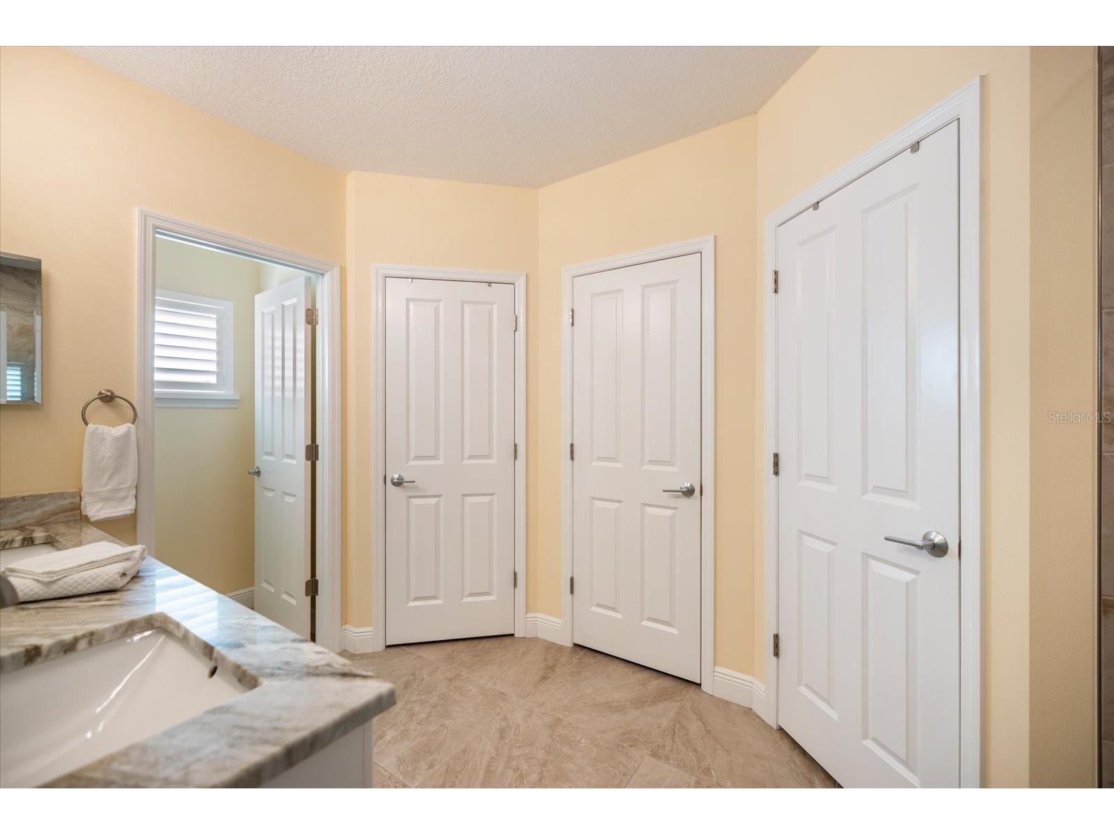 2339 Datura Street Sarasota FL 34239 A4695188 image35