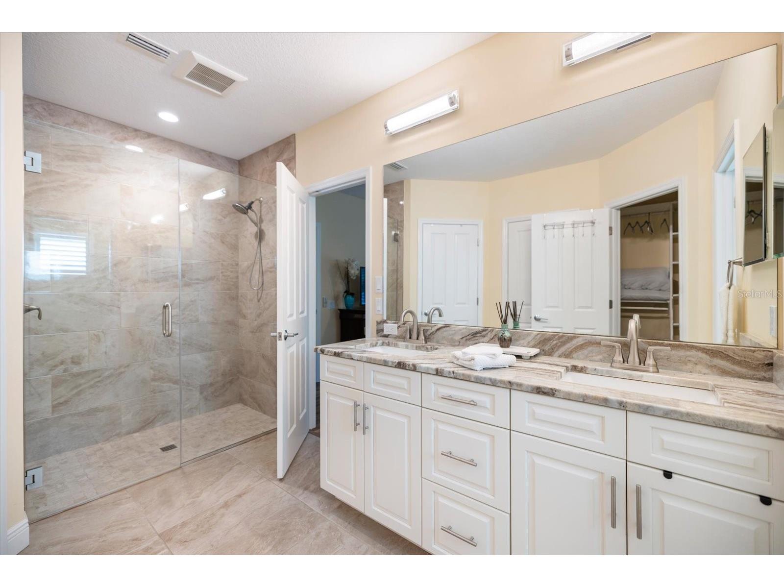2339 Datura Street Sarasota FL 34239 A4695188 image36