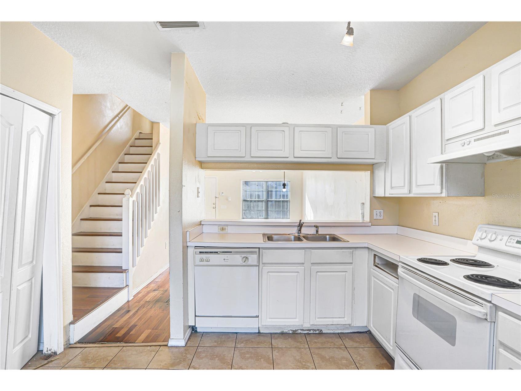 2339 Lake Woodberry Circle Brandon FL 33510 TB8475641 image8