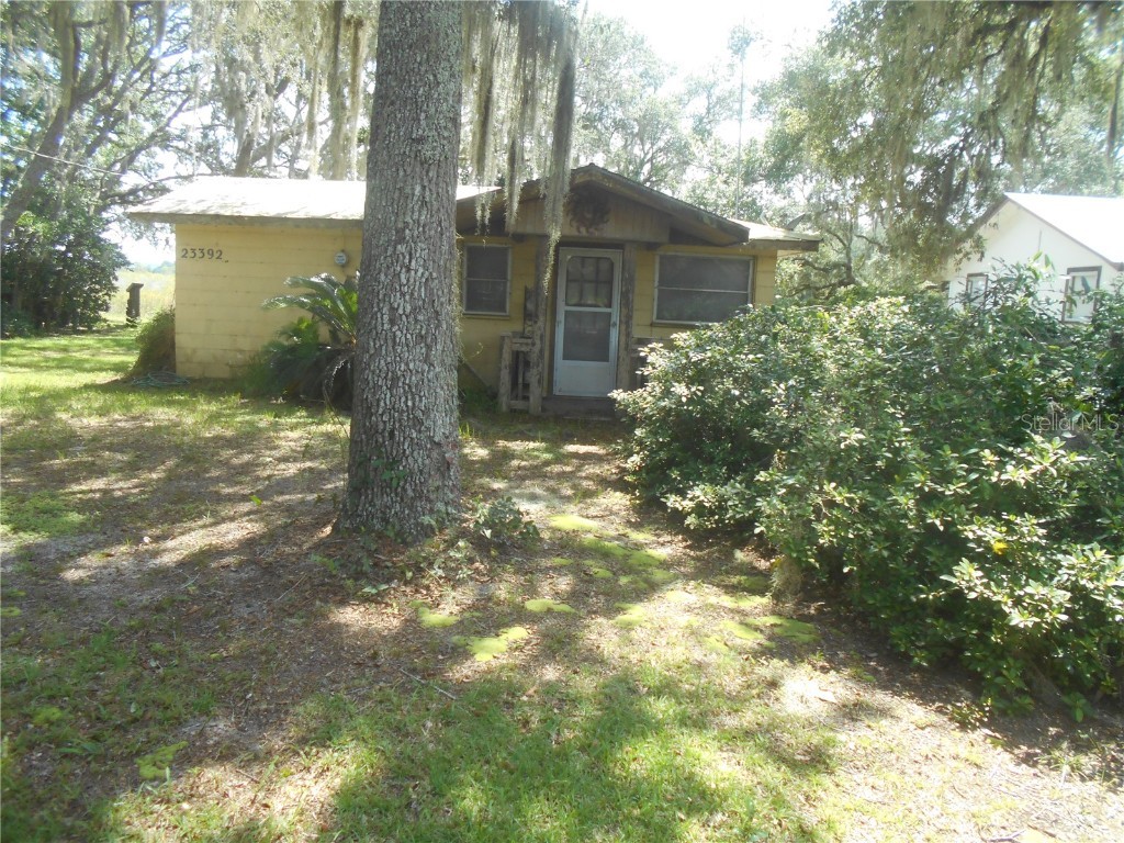 23392 NE 154th Place Road S Salt Springs FL 32134 - CANAL ON BIG LAKE KERR OM625156 image1