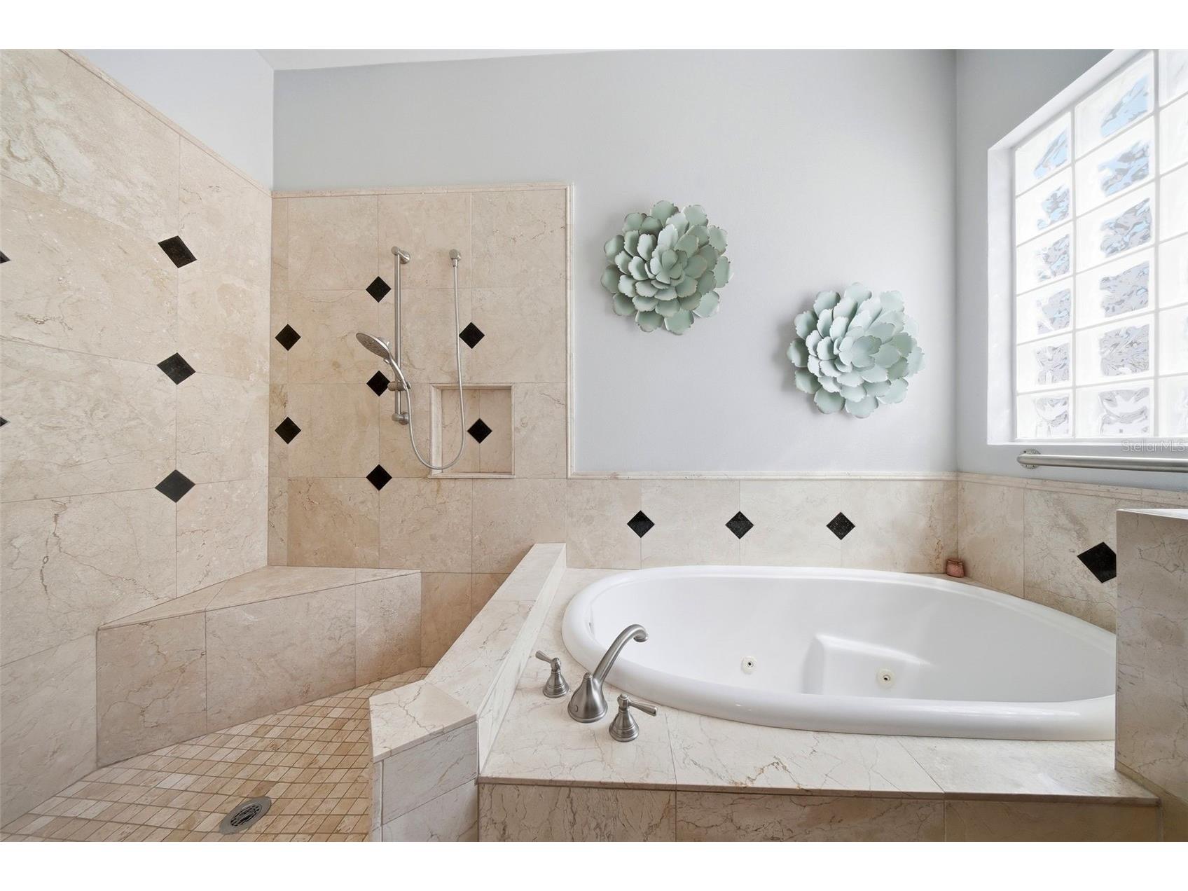 234 36th Avenue NE Saint Petersburg FL 33704 TB8501855 image17
