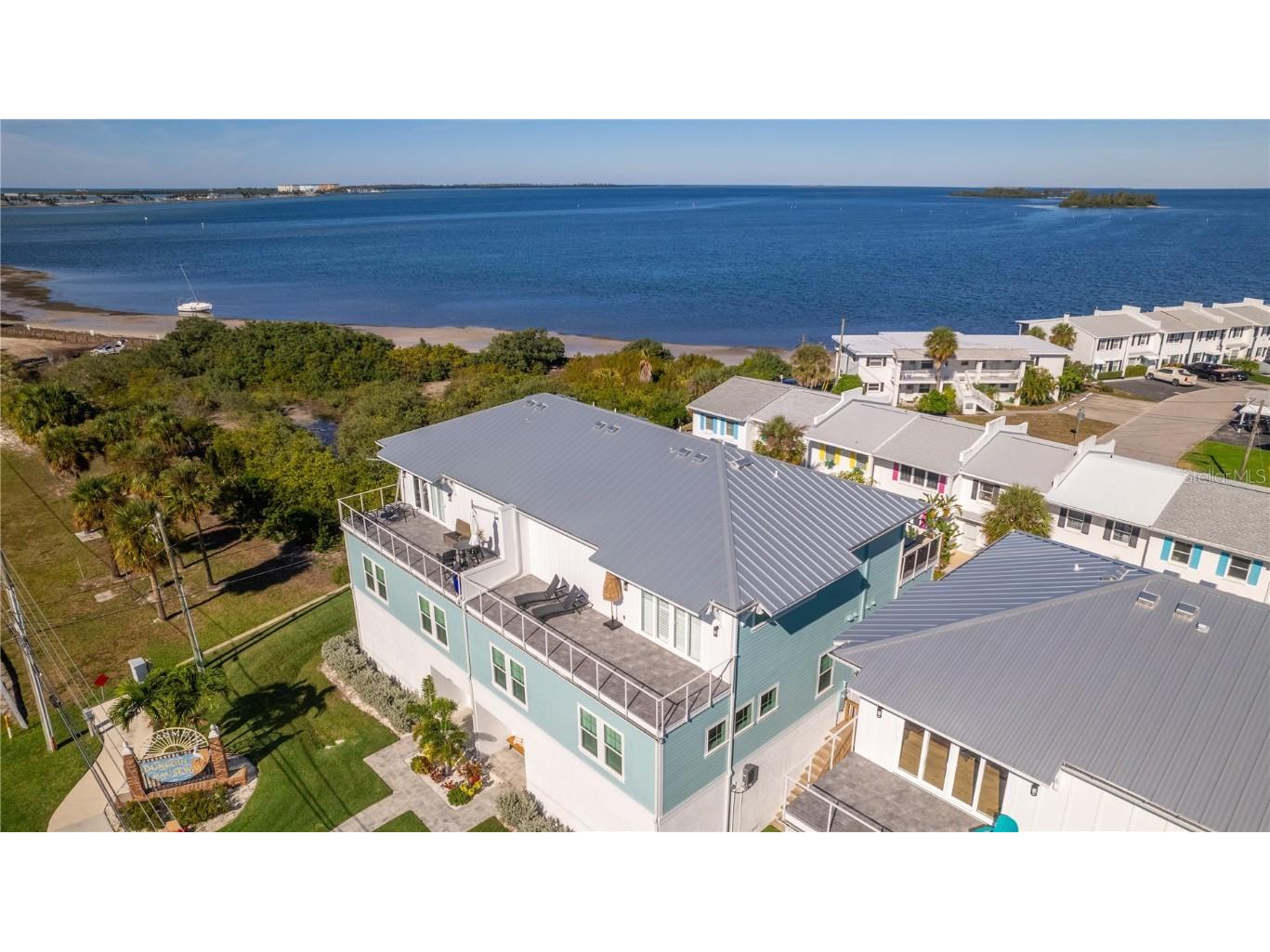 234 Causeway Boulevard Dunedin FL 34698 U8216362 image1