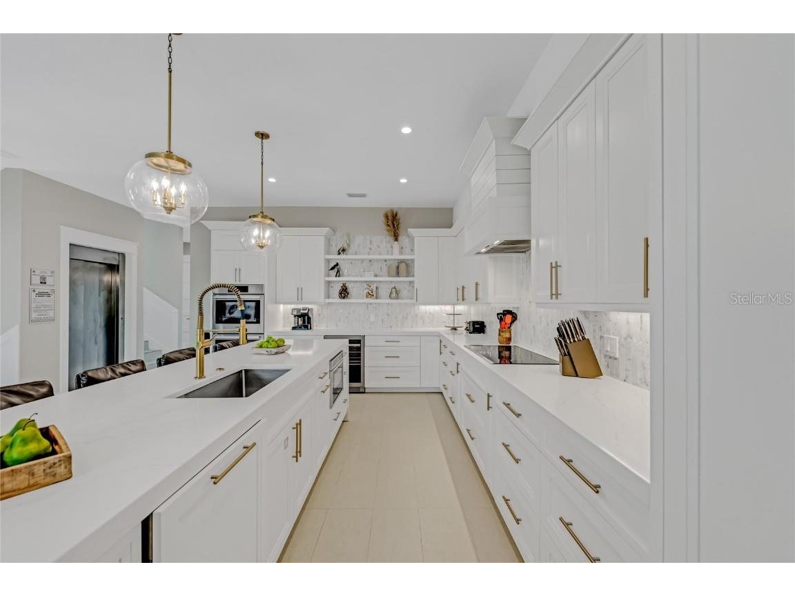 234 Grant Drive Sarasota FL 34236 A4668250 image14