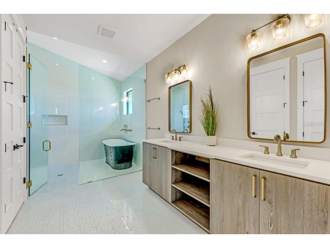 234 Grant Drive Sarasota FL 34236 A4668250 image20