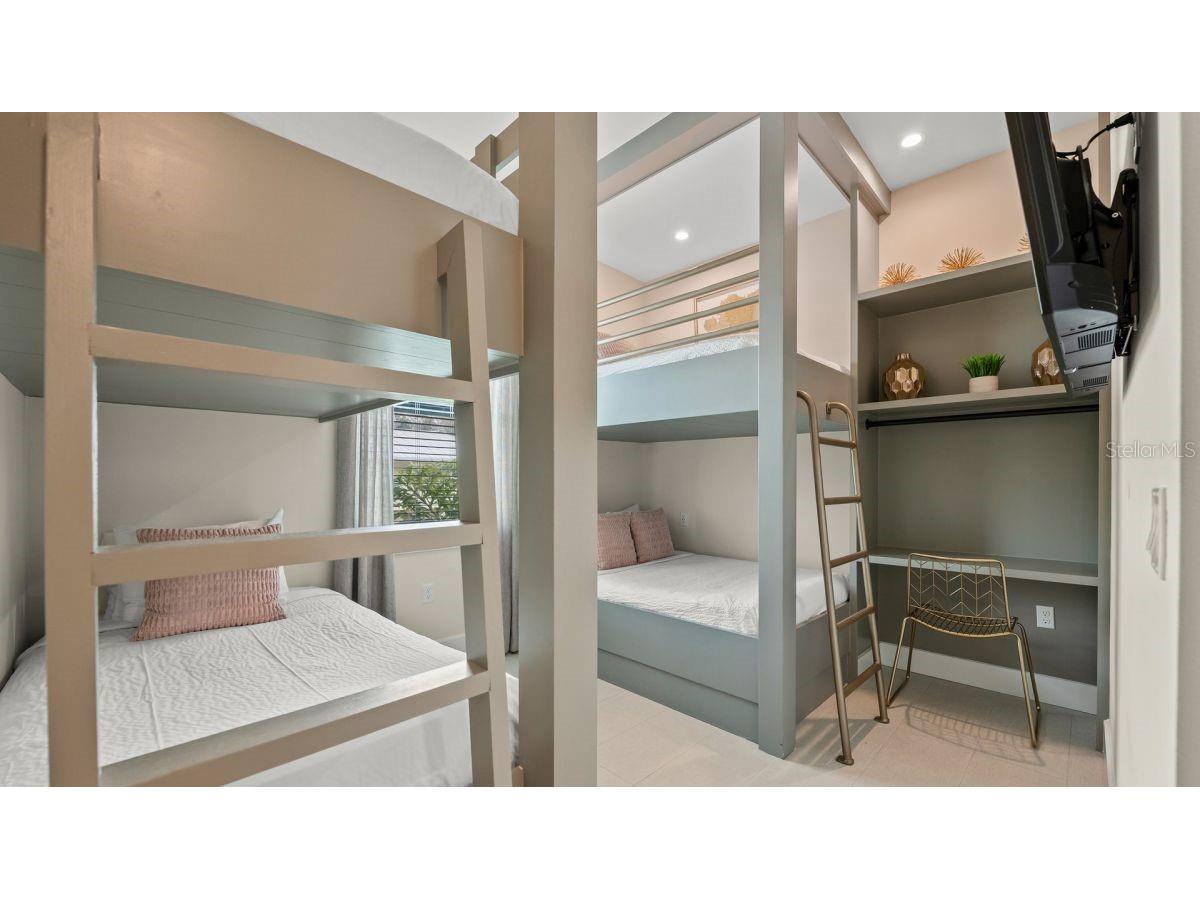 234 Grant Drive Sarasota FL 34236 A4668250 image24