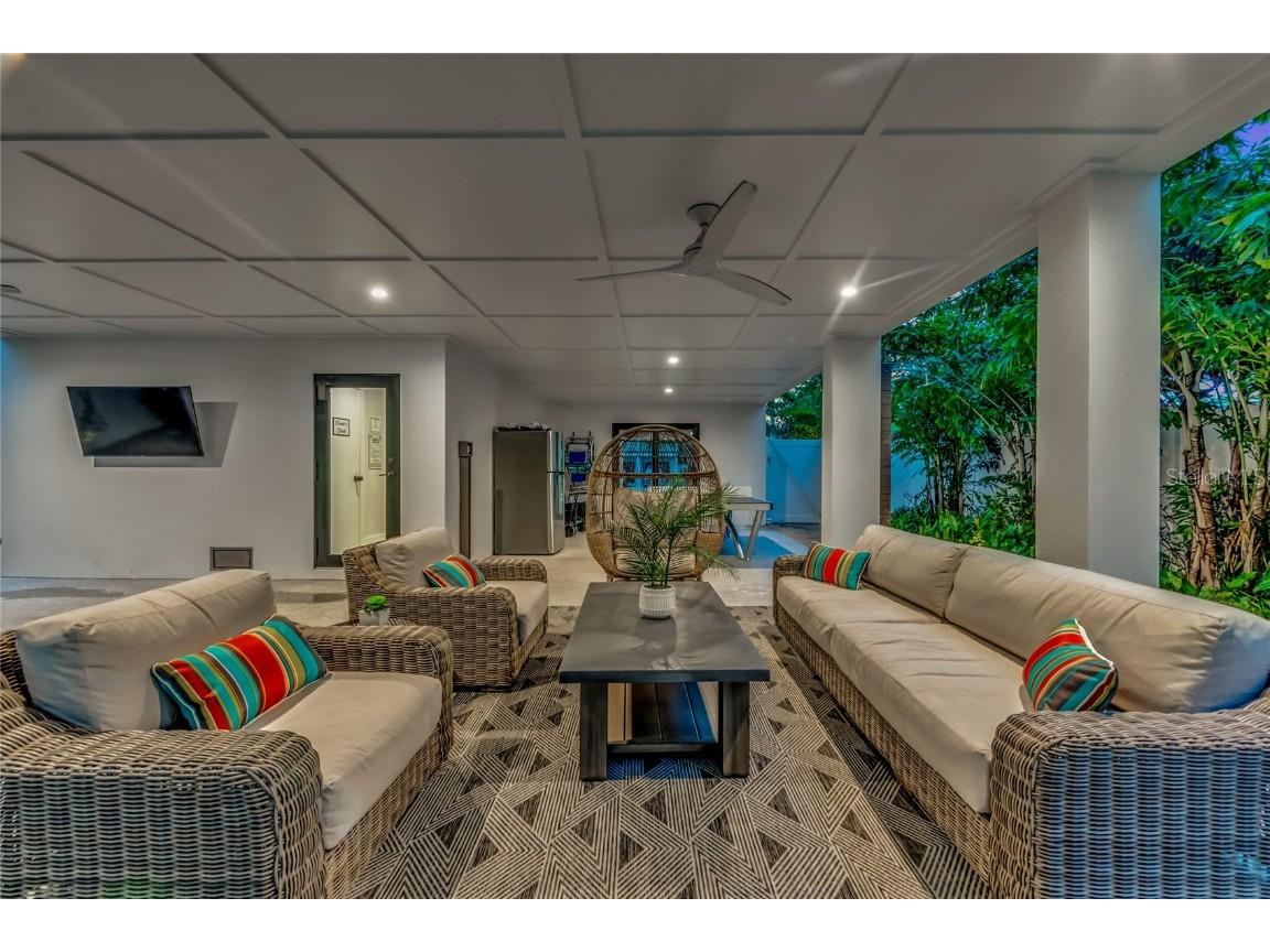 234 Grant Drive Sarasota FL 34236 A4668250 image40