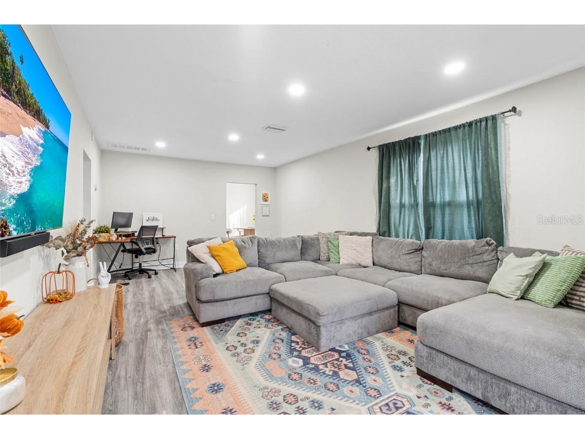 2340 10th Street S Saint Petersburg FL 33705 TB8447486 image19