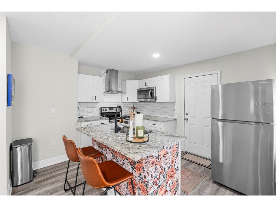 2340 10th Street S Saint Petersburg FL 33705 TB8447486 image2