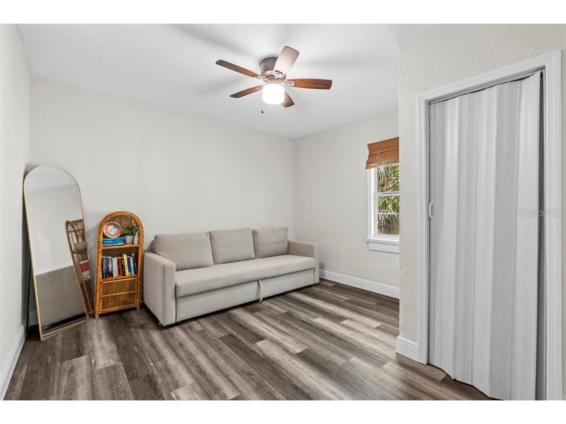 2340 10th Street S Saint Petersburg FL 33705 TB8447486 image24