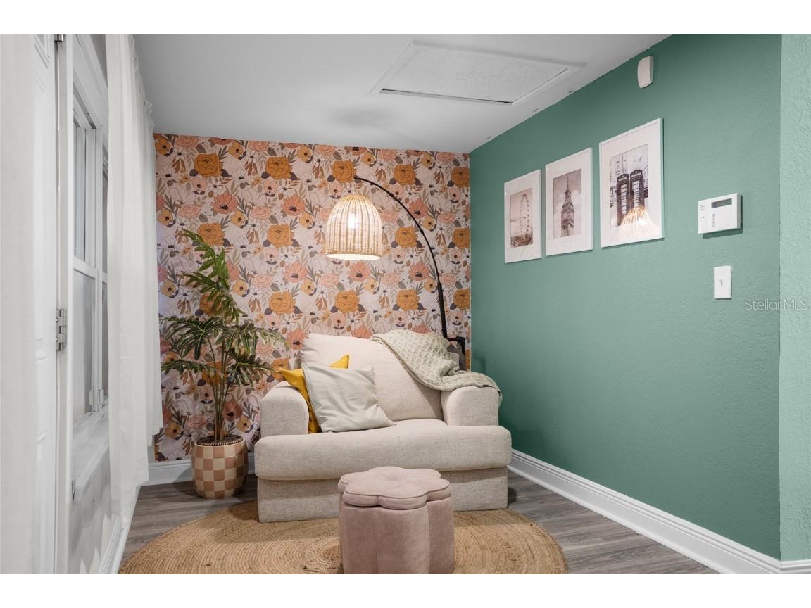 2340 10th Street S Saint Petersburg FL 33705 TB8447486 image3