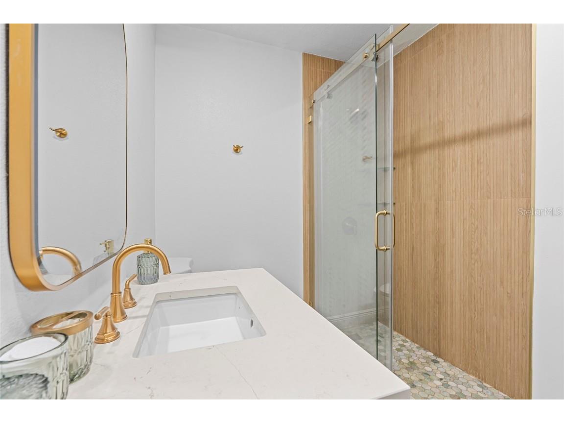 2340 10th Street S Saint Petersburg FL 33705 TB8447486 image4