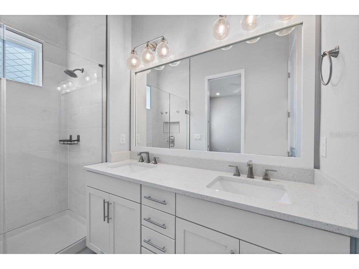 2340 Lindstrom Street Sarasota FL 34237 A4675836 image18