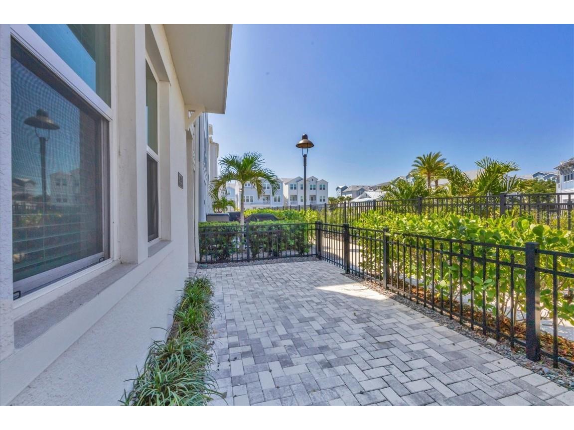 2340 Lindstrom Street Sarasota FL 34237 A4675836 image2