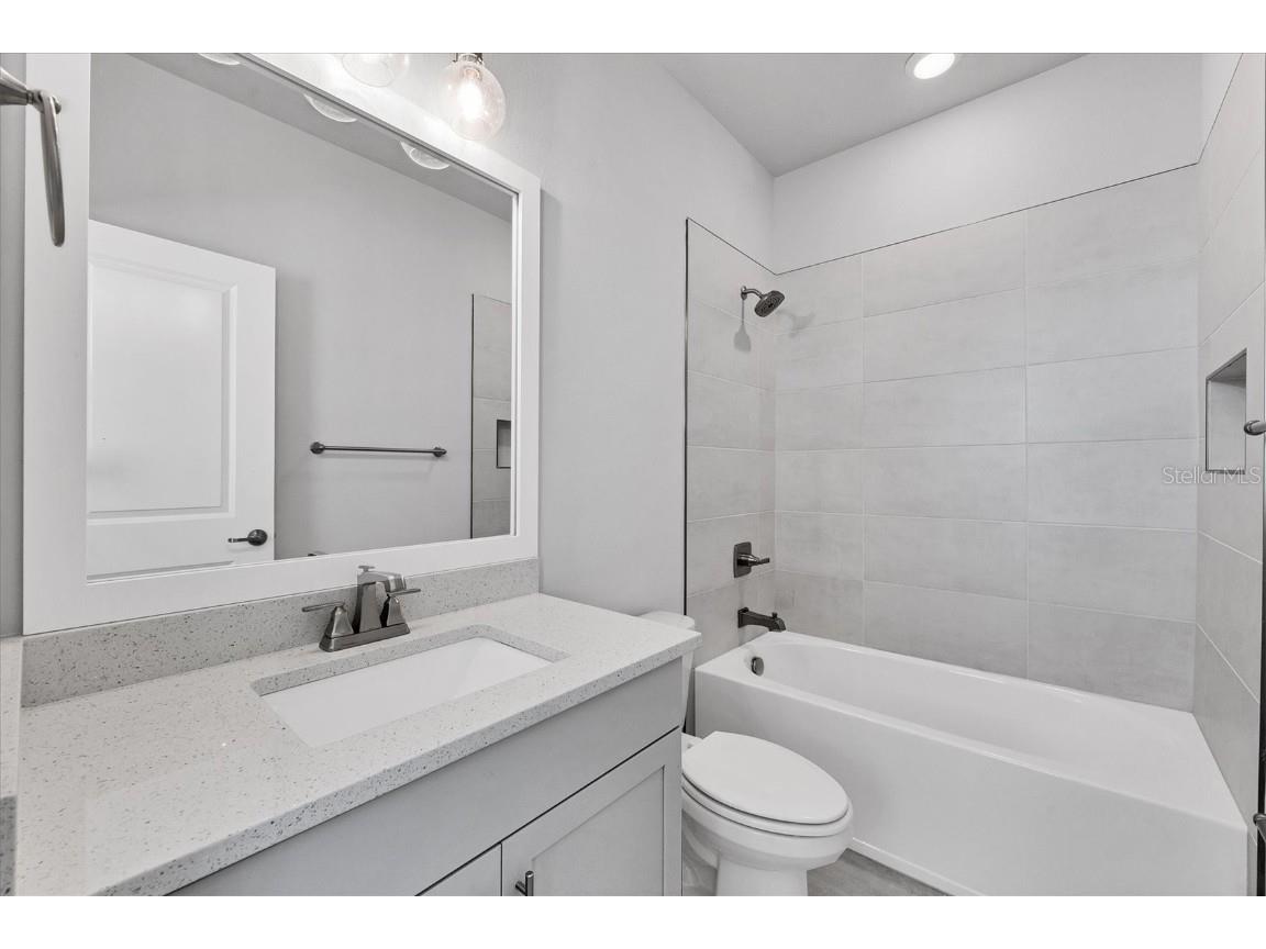 2340 Lindstrom Street Sarasota FL 34237 A4675836 image27