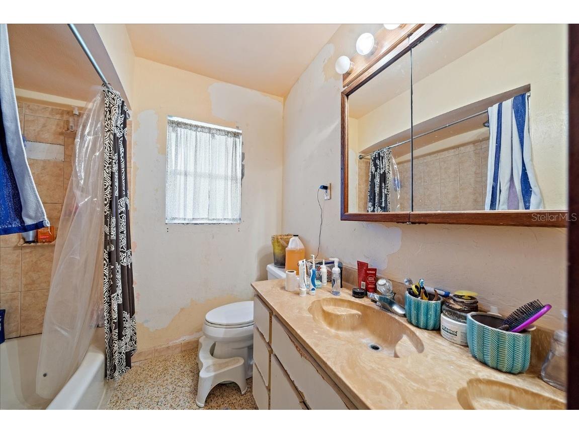 2340 Valencia Drive Sarasota FL 34239 A4665584 image19