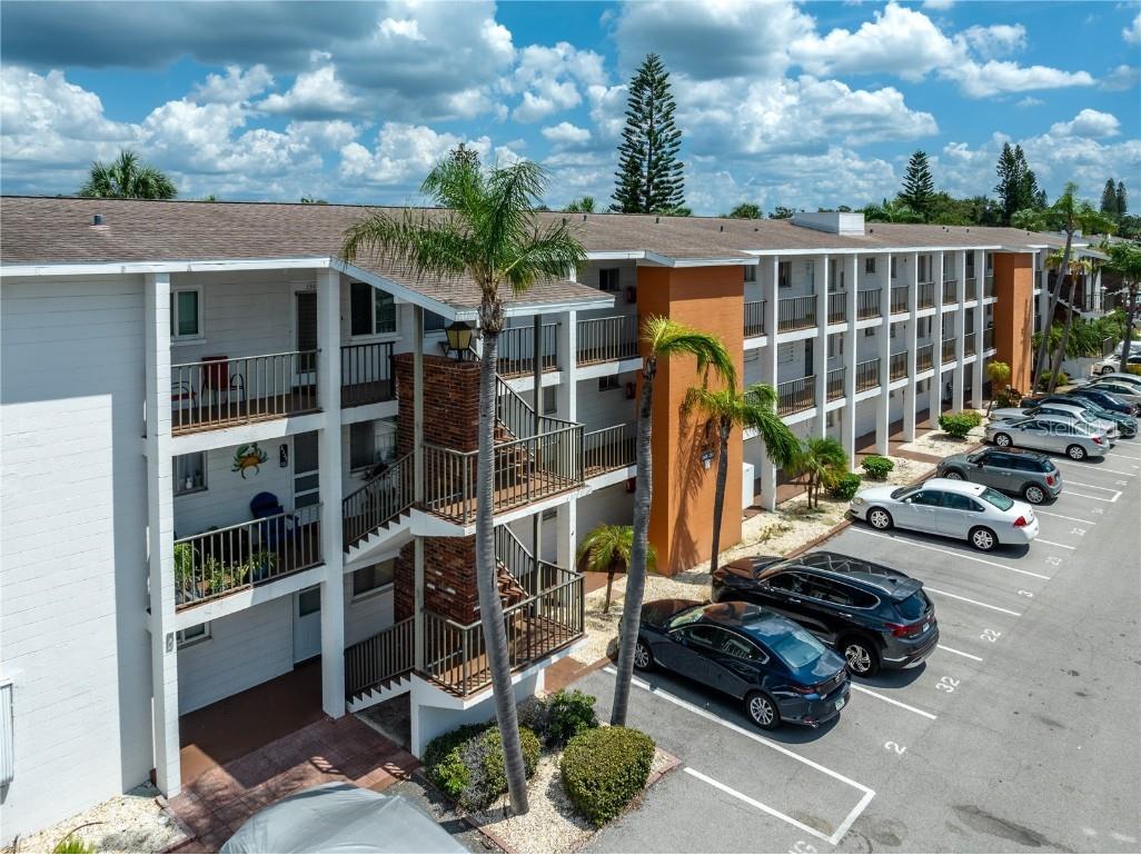 2341 Canal Drive #F32 Bradenton FL 34207 A4582004 image1