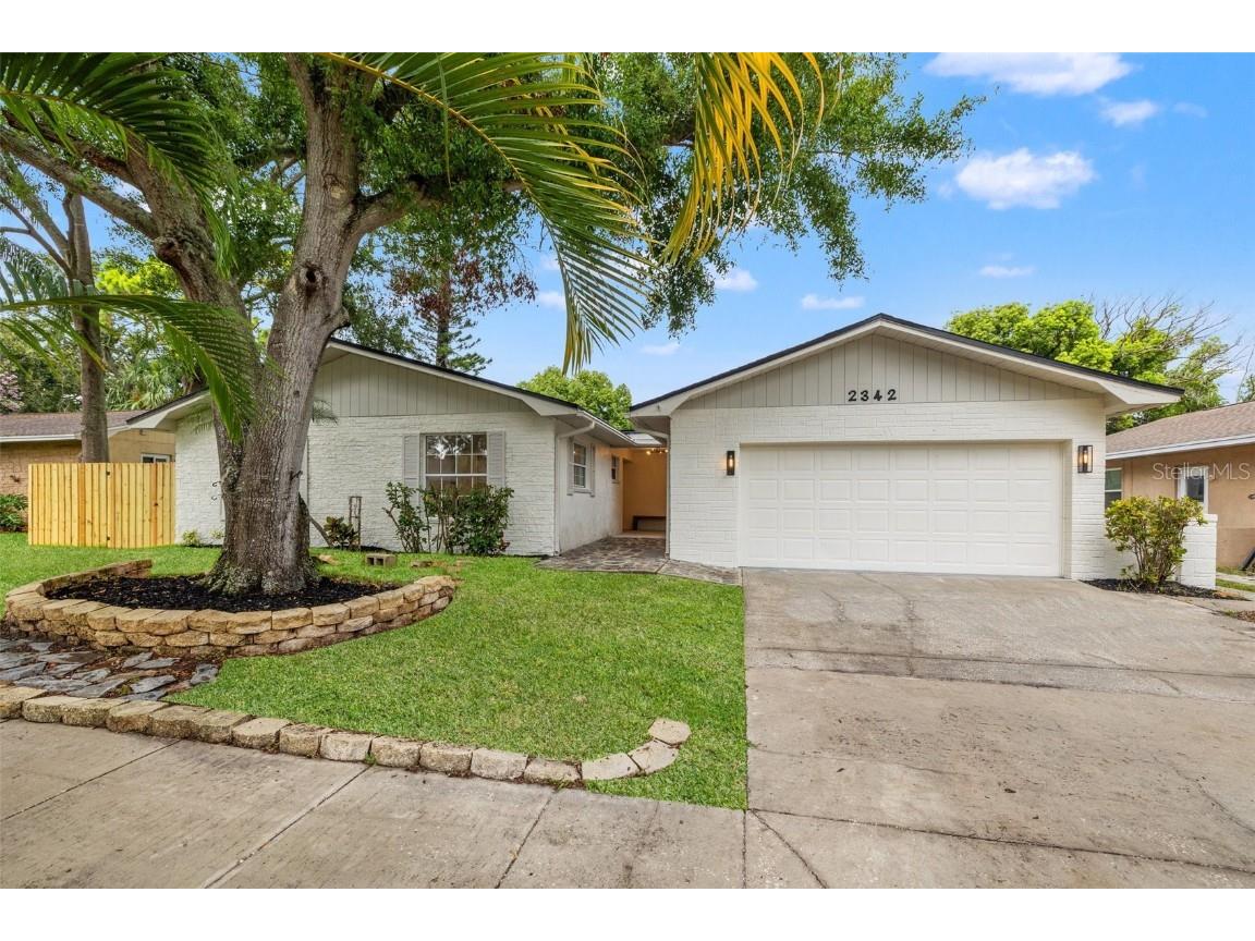 2342 Carrie Court Dunedin FL 34698 A4657759 image1