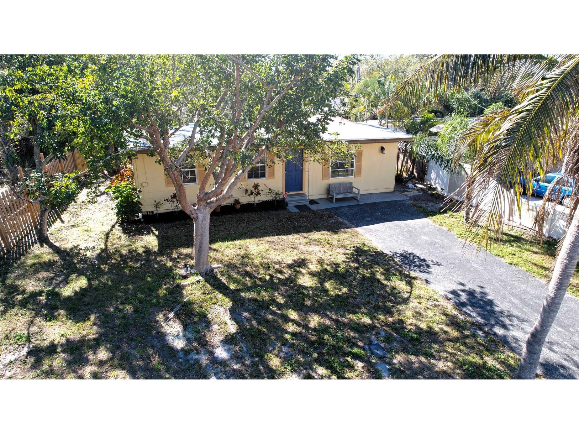 2342 Margaret Street Sarasota FL 34237 A4680575 image2