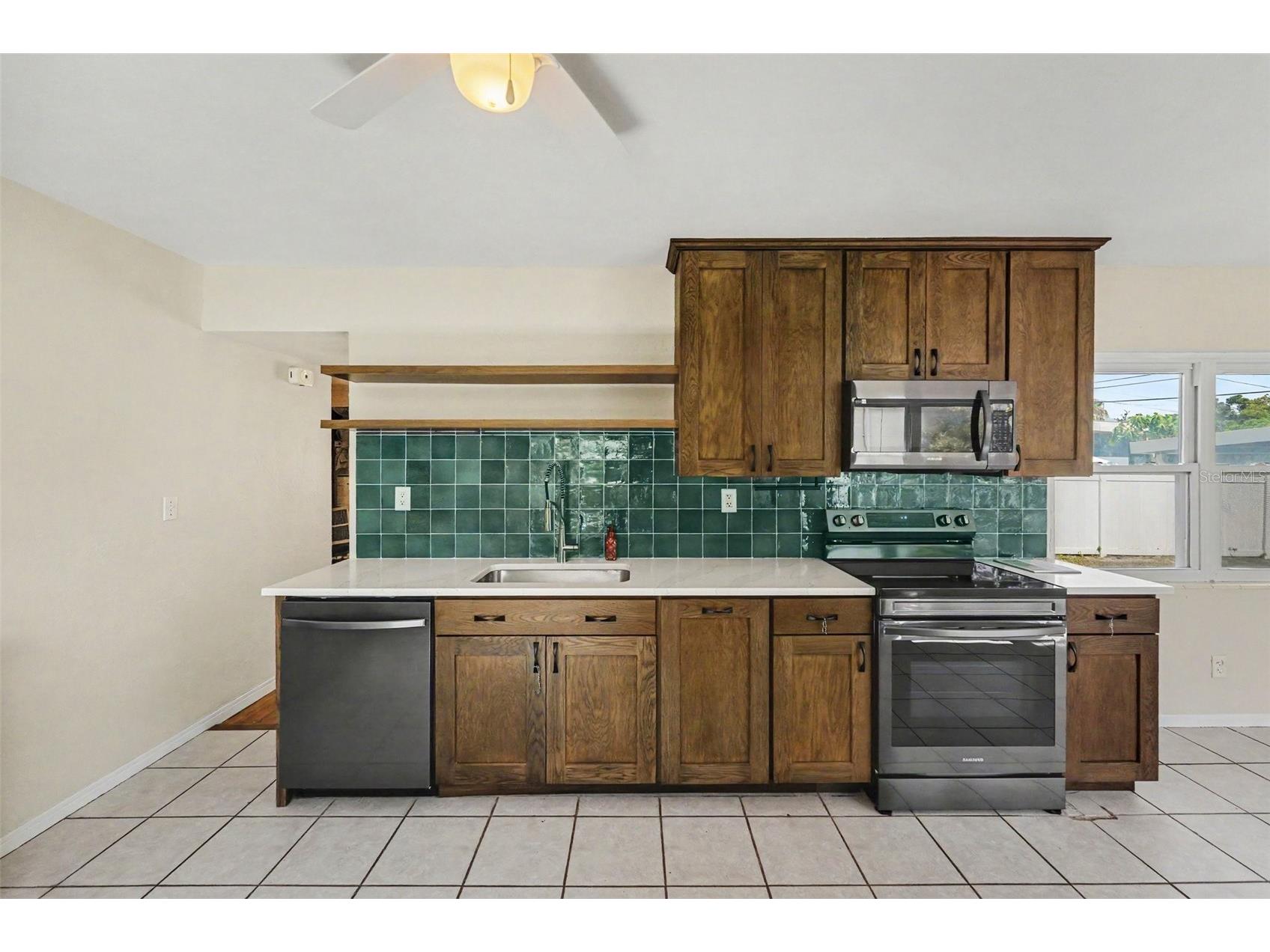 2343 36th Avenue N Saint Petersburg FL 33713 A4698979 image3
