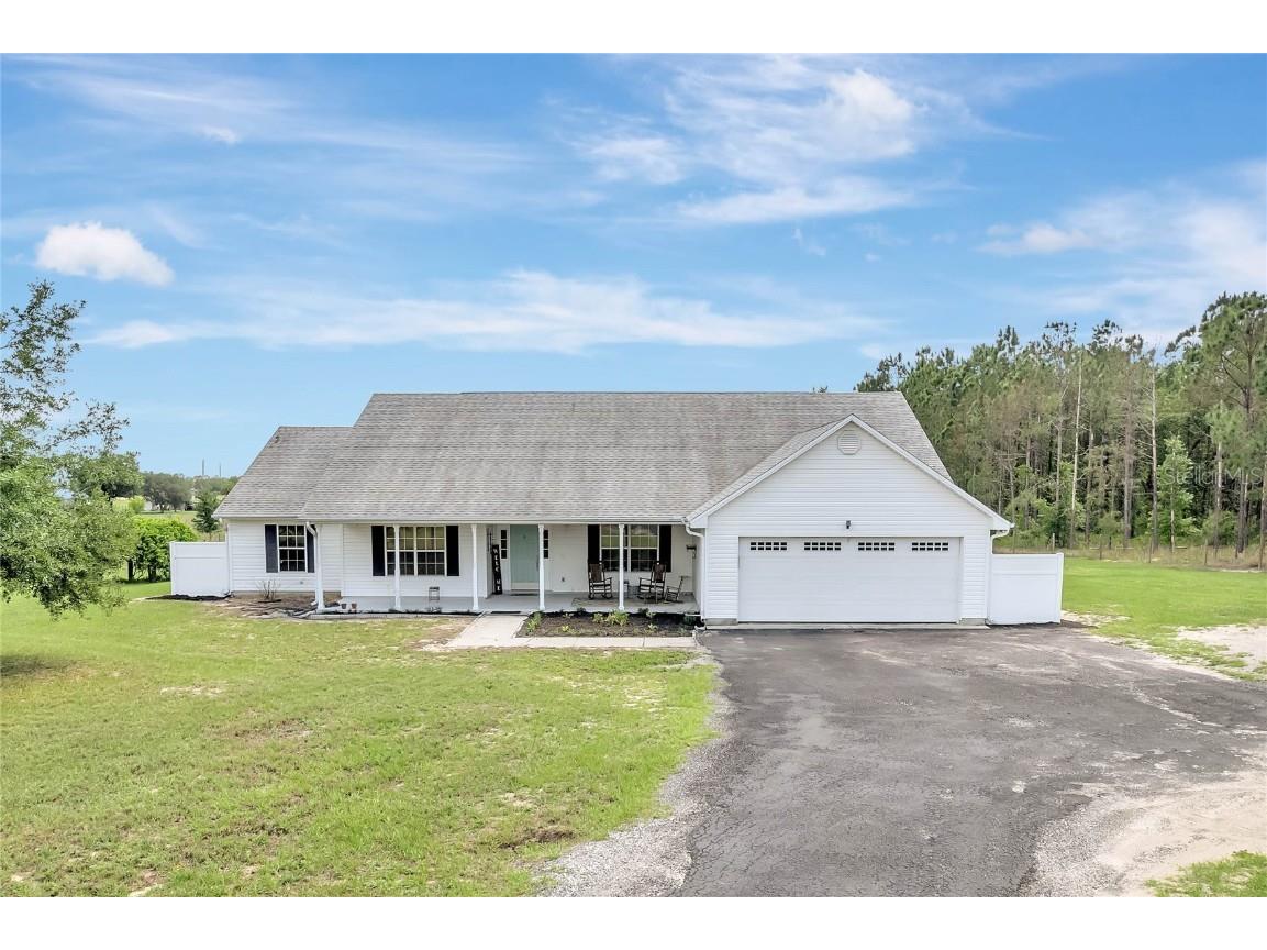 23447 New Hope Lane Howey In The Hills FL 34737 O6108825 image1